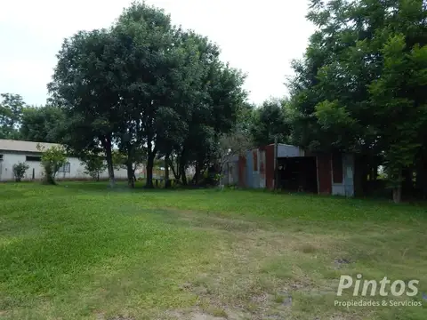 Extenso lote con Casona a reciclar sobre Ruta 26. Oportunidad. SAN JOSE.