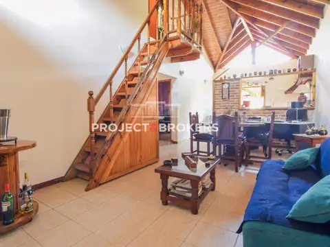 Casa en Venta con 3 cocheras