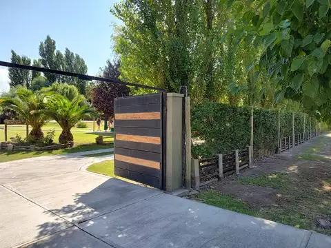 CASA QUINTA CON QUINCHO Y PILETA RODEO DEL MEDIO