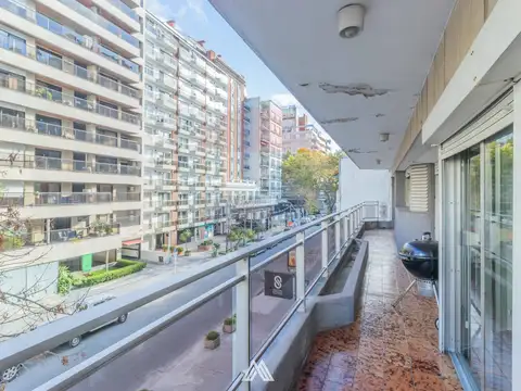 VENTA APTO 3 DORM POCITOS + SERV GGE BALCON