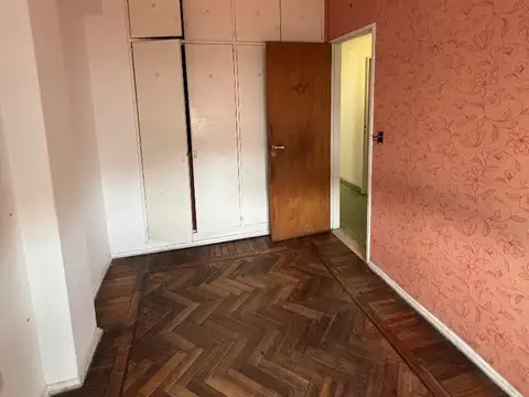 PISO UNICO 5 AMBIENTES + BALCON + TERRAZA TODA LA SUPERFICIE. SOLO USO PROFESIONAL/COMERCIAL.