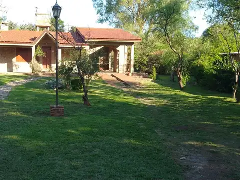 Venta casa Va Rumipal 2 Dormitorios, gran parque 2.800 m2