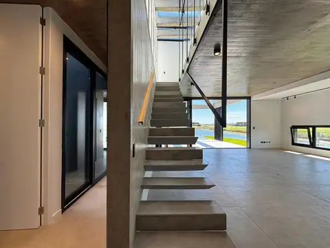 Casa en Venta en Puertos - Barrio Amarras, USD 1.450.000