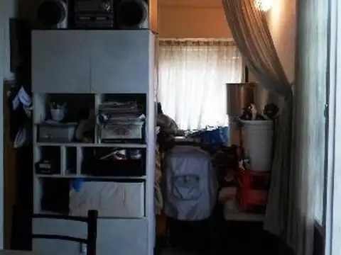 Buen Depto t/casa 3 amb con Patio y Quincho, a 5 cuadras de la Est. Lanús