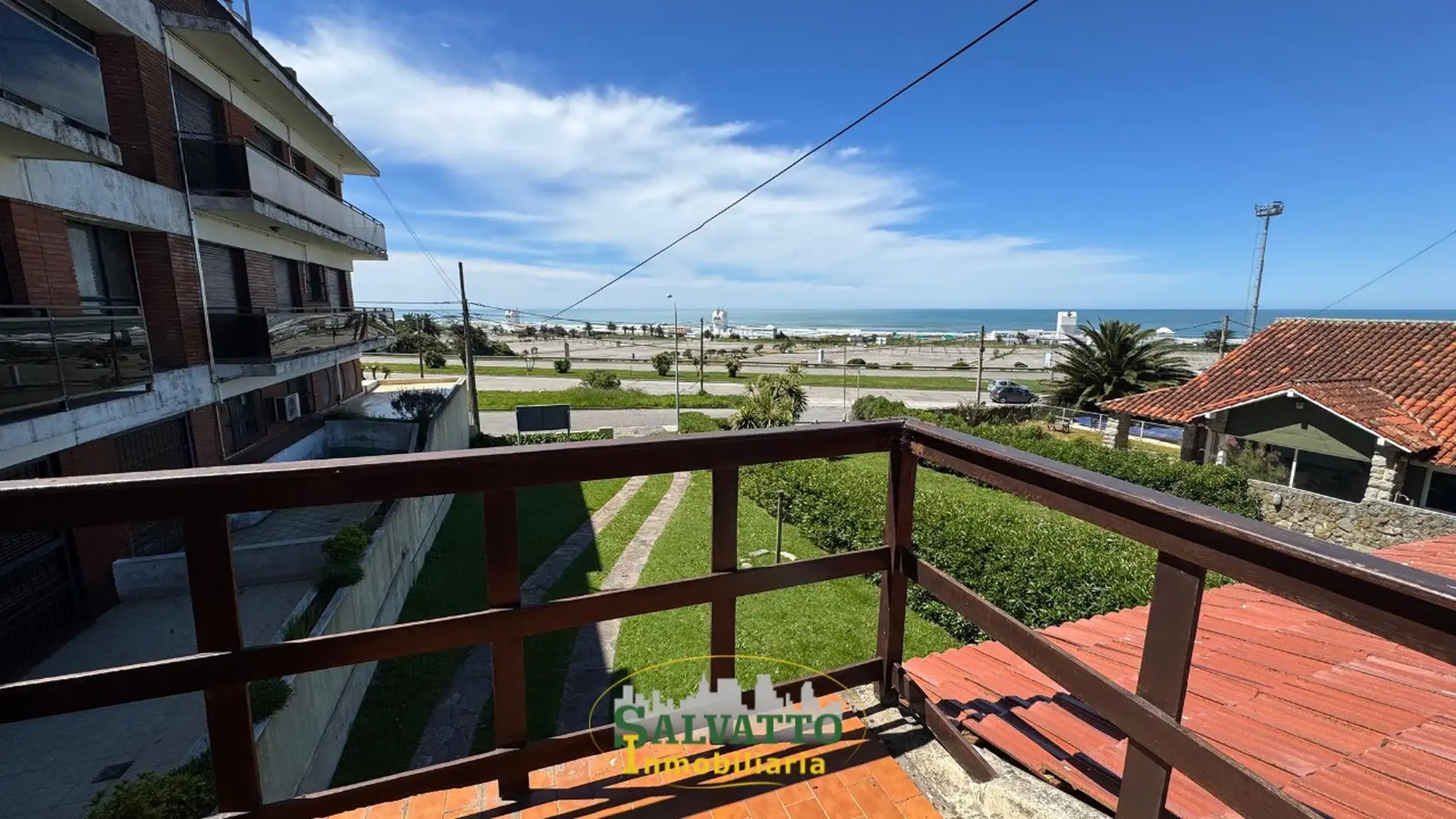 Chalet 4 ambientes frente al mar en Punta Mogotes