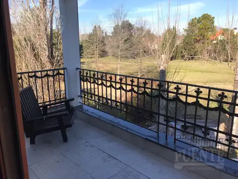 Casa 7 ambientes con 3 baños