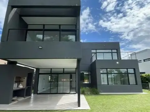 Casa en Venta en Haras Santa María, USD 330.000