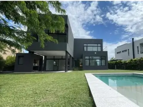 Venta Casa en Haras Santa Maria- Loma Verde- Escobar- GBA Norte