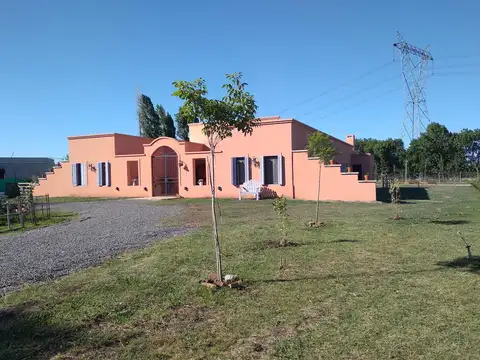 Casa 4 ambientes con 3 baños