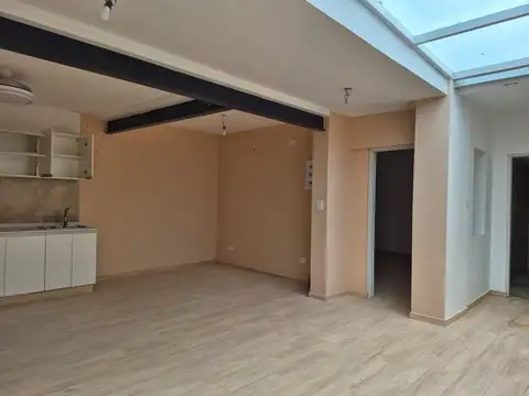 Depto Tipo Casa en Venta en Flores, USD 99.000