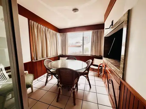 Departamento 7 ambientes con 2 baños