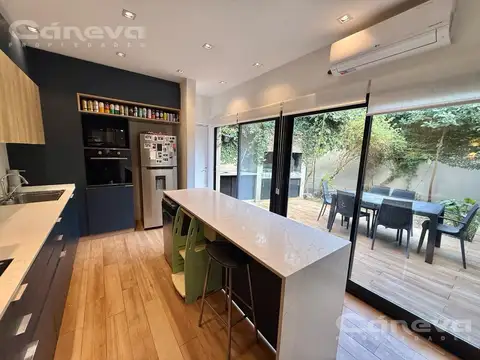 Venta casa moderna en Vicente López, 4 ambientes, jardín y parrilla