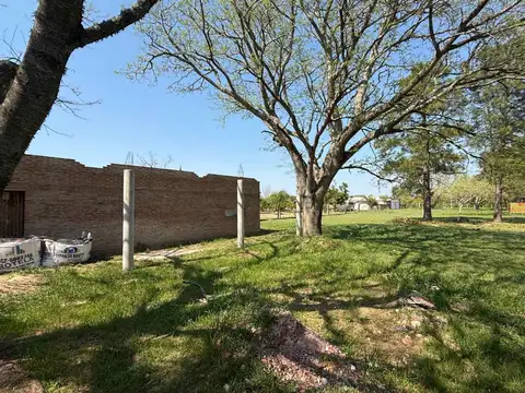 GRAN TERRENO CON CONTRUCCION EN VENTA