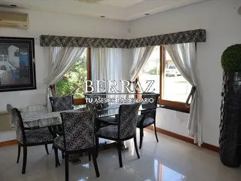 Casa 4 ambientes con 3 baños