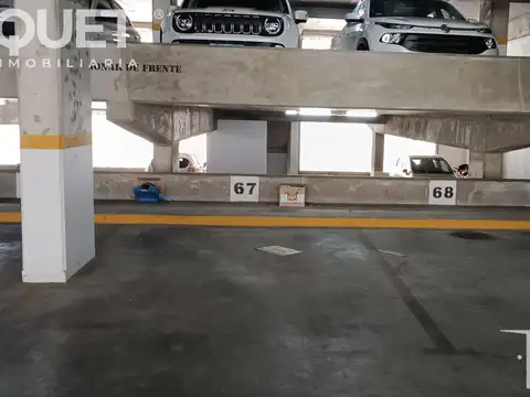 Cochera en 2° piso en alquiler -A metros de Bvar Pellegrini-