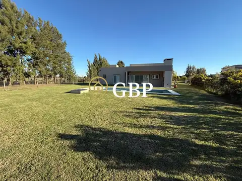Casa 4 ambientes con 3 baños