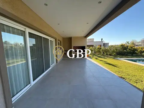 Casa en Alquiler de 3 dormitorios