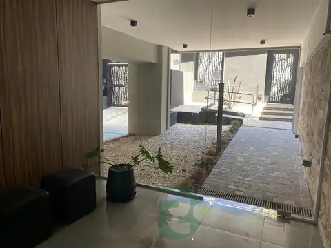 Departamento en Alquiler con 1 cocheras