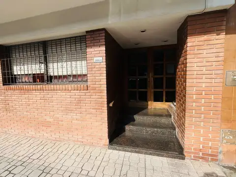 "EXCELENTE UBICACION" QUITO 3864 MONOAMB. LATERAL A 4 CUADRAS DE AV. RIVADAVIA Y SUBTE "A" (LUMINOSO)