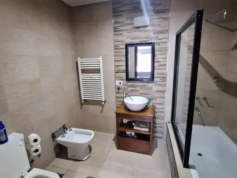 Casa 7 ambientes con 4 baños