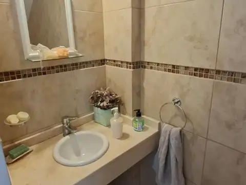 DEPARTAMENTO EN DUPLEX 3 AMBIENTES C/COCHERA Y BALCON
