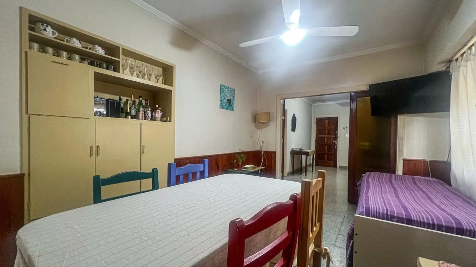 Casa 4 amb con 3 dorm, 2 baños, garaje cubierto y patio con parrilla — Balcarce