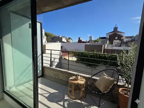 VENTA MONOAMBIENTE CON BALCON Y BAULERA A ESTRENAR COGHLAN