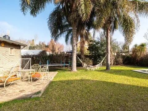 Casa en Venta con 1 cochera