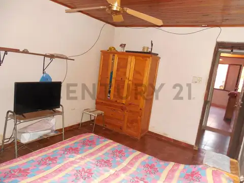 Oportunidad para Inversores – Casa Antigua a Reciclar en Lote de 10 x 21