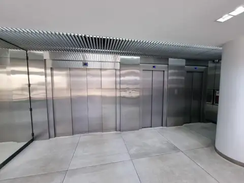 Oficina Monoambiente con 8 baños