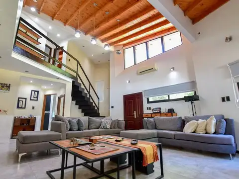 Casa en venta La Plata Los Naranjos quinta, pileta