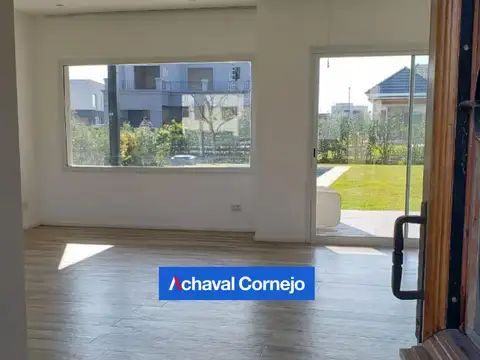 Casa 5 ambientes con 3 baños