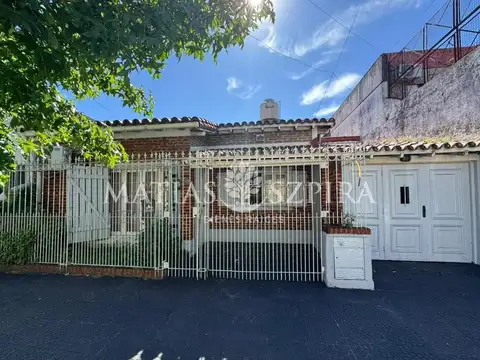 Casa 4 Ambientes en Villa Sarmiento