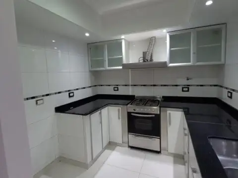 CASA EN VENTA LOMAS DE ZAMORA AL 200 WILDE