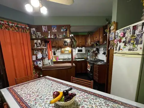 DUPLEX CON COCHERA PATIO TERRAZA EN VENTA - APTO CREDITO