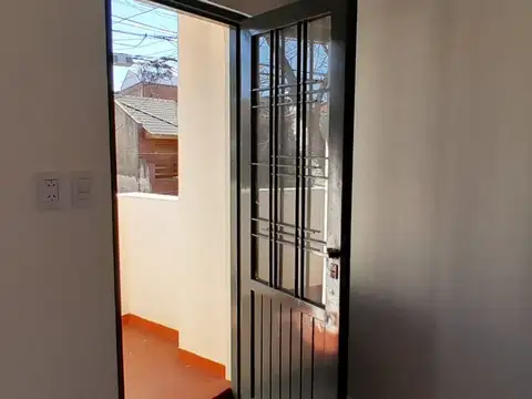 Depto Tipo Casa en Alquiler en Mataderos, $ 590.000