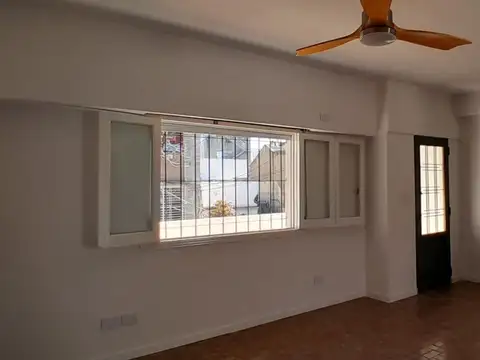 Depto Tipo Casa en Alquiler de Monoambiente