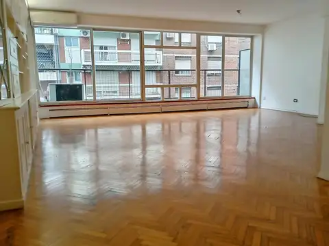 VENTA Departamento semipiso 4 ambientes Barrio Norte 3 Dormitorios mas dependencias Escritorio