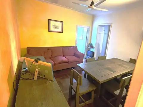 Chascomús al 4600 - Parque Avellaneda - Departamento de 2 ambientes por escalera - VENTA