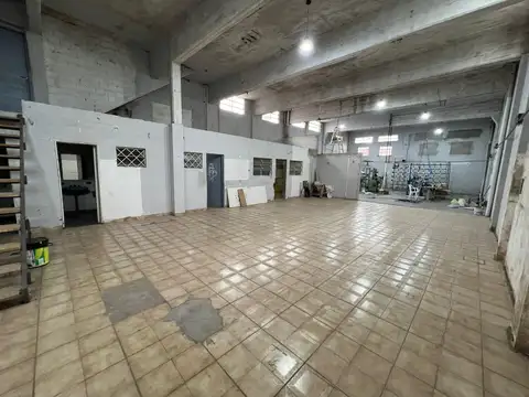 GALPON CON ENTRE PISO Y OFICINA PROXIMO A RUTA 8