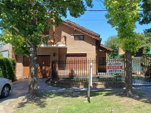 Venta | Casa | 3 Dormitorios | Pileta | Deck | Quincho | Cochera | Fisherton