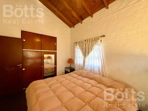 Casa en Venta con 4 cocheras