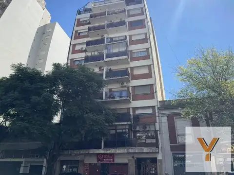 Avenida San Juan e/ La Rioja y General Urquiza