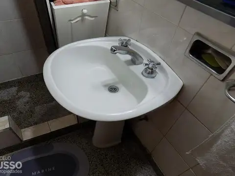 IMPECABLE CHALET 4 AMBIENTES c/ QUINCHO – PQUE. JOHNSTON