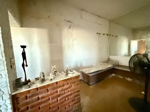 Avenida Hipólito Yrigoyen 800