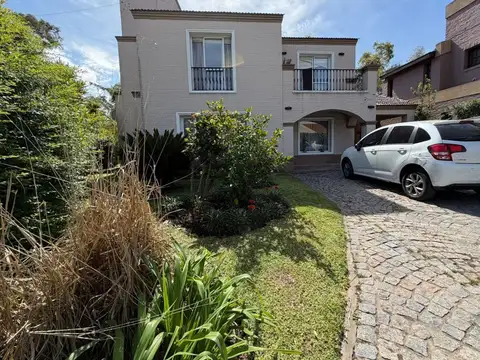 VENTA CASA 5 AMBIENTES CHAMPAGNAT PILAR