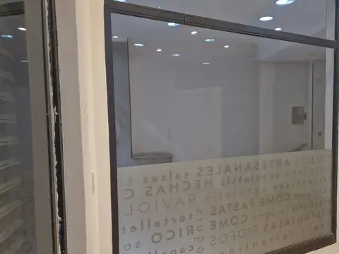 Local en Alquiler Via Púb.