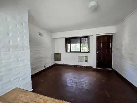 Casa 2 ambientes con 1 baño