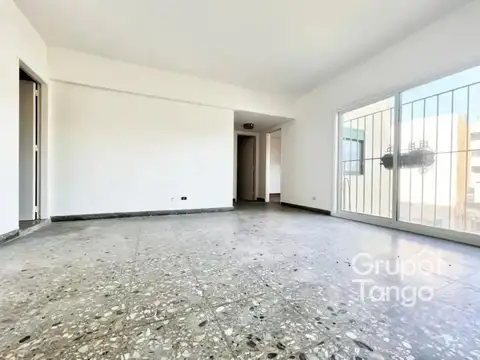 Venta Semipiso 3 ambientes Villa Luro a refaccionar