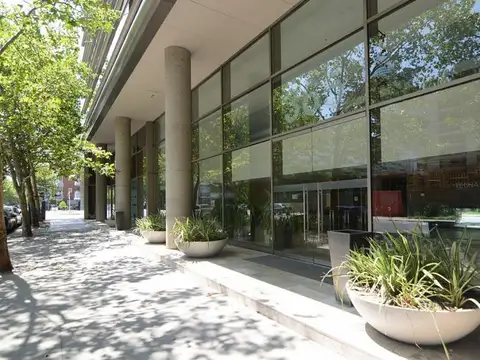 Oficina en Alquiler con 1 cochera